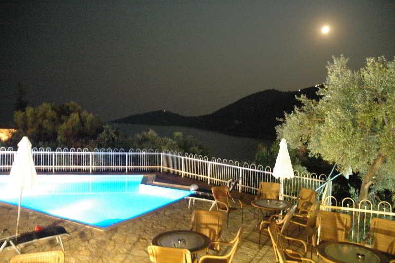 Rouda Bay Hotel Mikros Gialos Exteriör bild